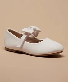 Flora Bella by ShoeExpress Bow Accented Mary Jane Shoes - White