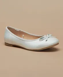 Little Missy - Embellished Slip-On Round Toe Ballerina Shoes - White