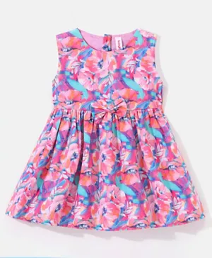 بيبي هاغ فستان بدون أكمام محبوك من القطن 100% مع تطريز على شكل فيونكة وطبعة وردية - وردي وأزرق