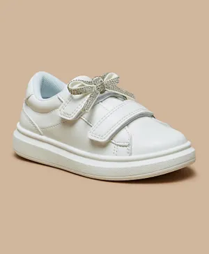 Barefeet - Embellished Bow Applique Sneakers with Hook and Loop Closure - White