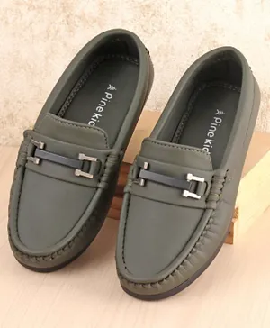 باين كيدز - حذاء رسمي سهل الارتداء - أخضر