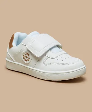 Lee Cooper - Boys' Textured Sneakers with Hook and Loop Closure - White