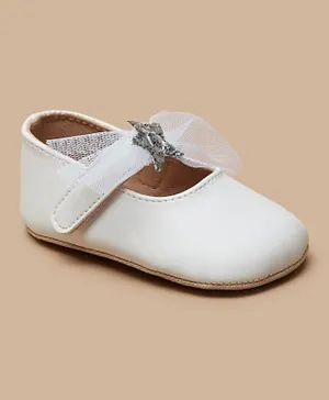 بيرفيت - حذاء للرضع - أبيض
