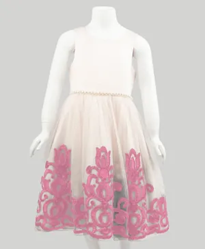 فاين لوك - فستان مزين بنقوش وردية