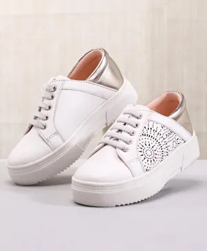 باين كيدز - حذاء كاجوال للأطفال  - لون أبيض
