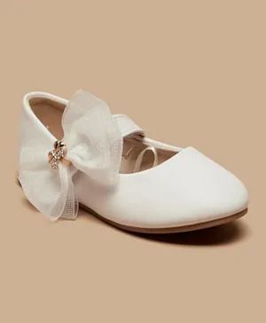 Flora Bella by ShoeExpress Bow Accent Round Toe Ballerina Shoes - White