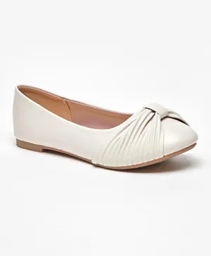 Flora Bella By Shoexpress - Bow Accent Slip-On Round Toe Ballerina Shoes - Beige