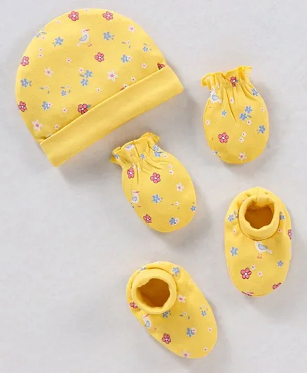 Babyhug 100% Cotton Cap Mittens & Booties Floral Print Yellow- Diameter 10 cm