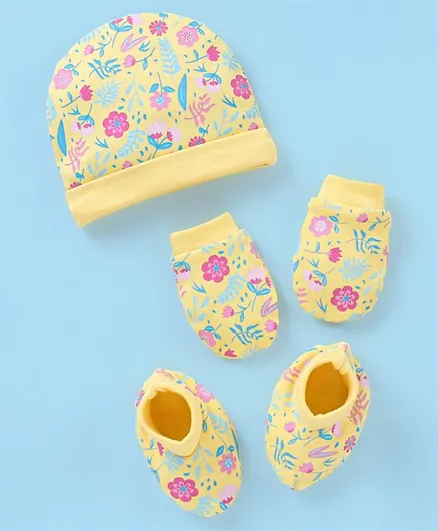 بيبي هاغ - قفازات وأحذية طويلة مصنوعة من القطن 100  بطبعة زهور باللون الاصفر