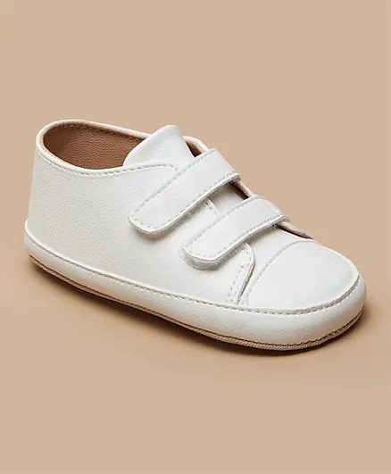بيرفيت - حذاء رياضي للأولاد - أبيض