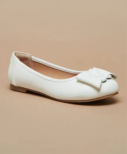 ليتل ميسي - حذاء باليرينا مزين بفيونكة - أبيض