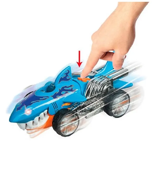 Hot wheels extreme action 2025 light and sound sharkruiser